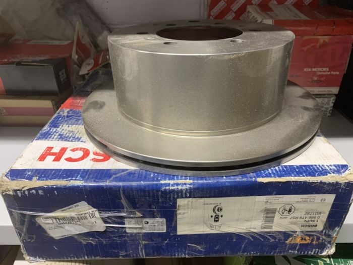 Диск тормозной передний (пара) Bosch 0986479r57 для Land Cruiser IV (J70) / V (J80)