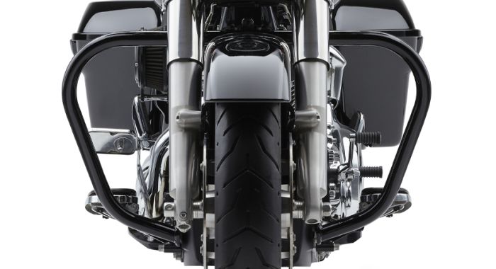 Дуги Cobra V-Bend Freeway Bar для Harley Bagger 09-24