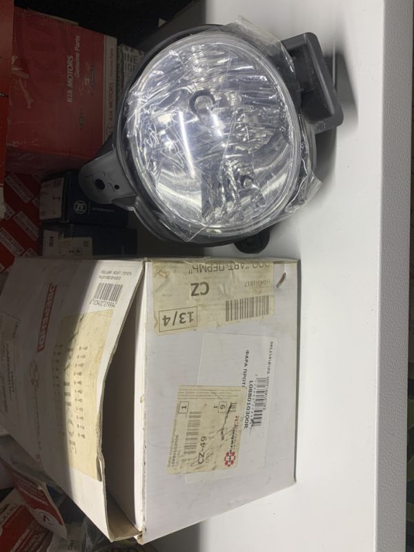 Фара противотуманная правая L088010300R для FORTUNER / HILUX