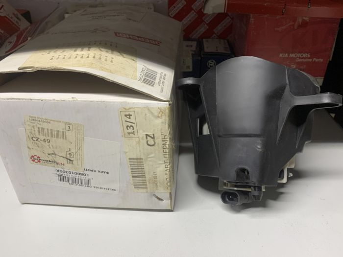 Фара противотуманная правая L088010300R для FORTUNER / HILUX